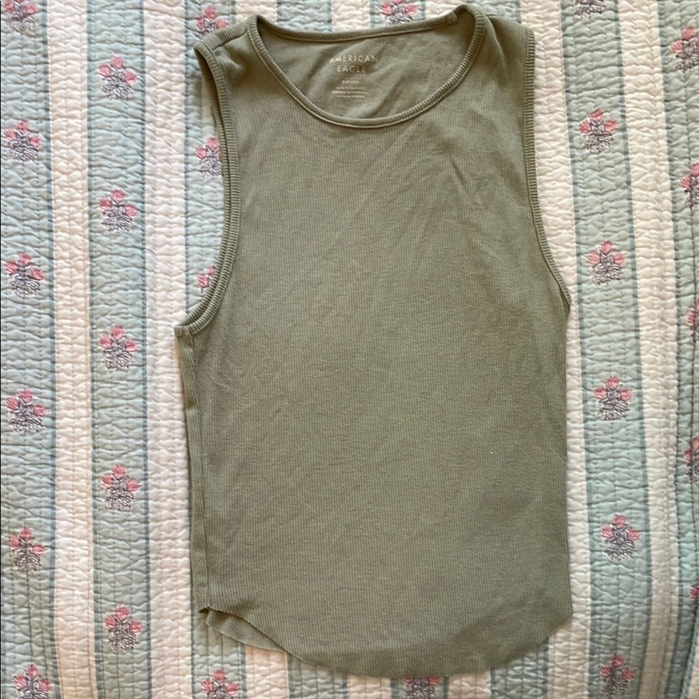 American Eagle Outfitters Green Fitted Sleeveless Muscle Tee